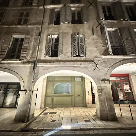 Hyper Centre A 80m Du Marche Central, T2 Tres Calme Rue Du Minage La Rochelle (Charente-Maritime)