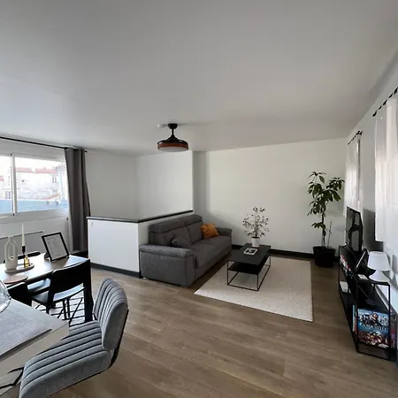 Apartment Hyper Centre A 80m Du Vieux Marche, T2 Calme Vue Sur Les Toits Rue Du Minage *
