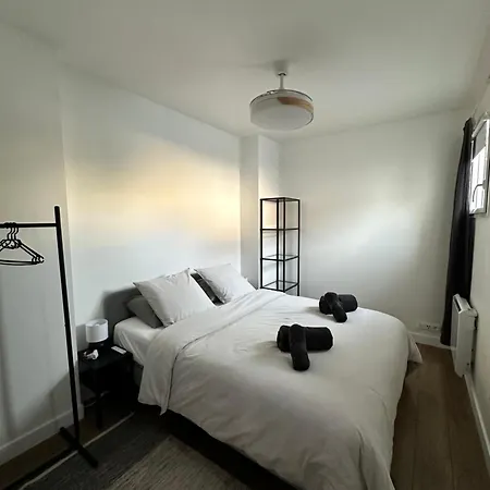 Hyper Centre A 80m Du Marche Central, T2 Tres Calme Rue Du Minage ラ・ロシェル